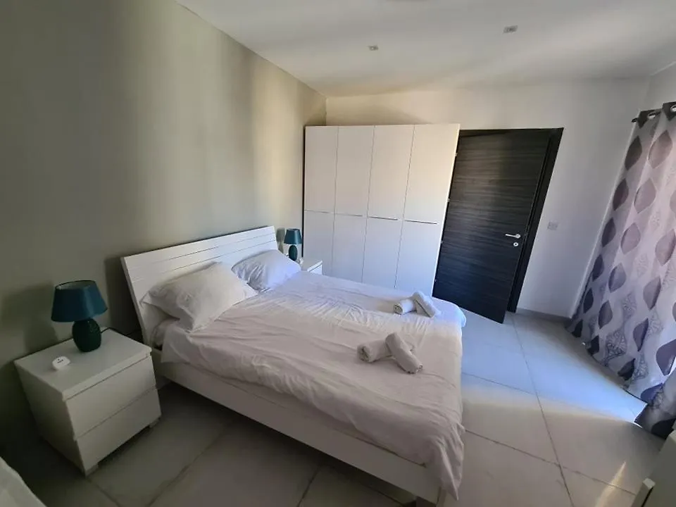 St Julians Central 2 Bedroom Apartment San Giuliano Malta