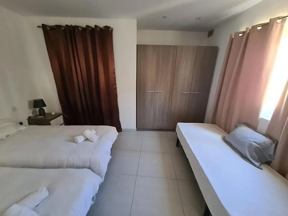 St Julians Central 2 Bedroom Apartment San Giuliano