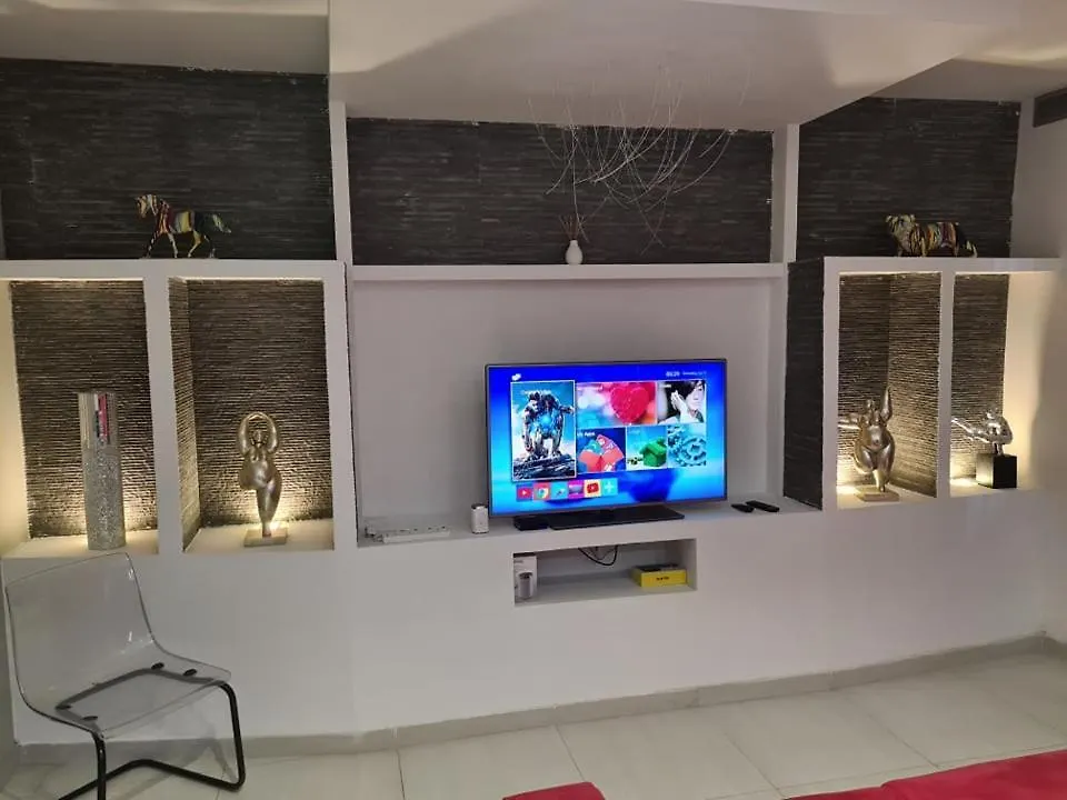St Julians Central 2 Bedroom Apartment San Giuliano 0*,